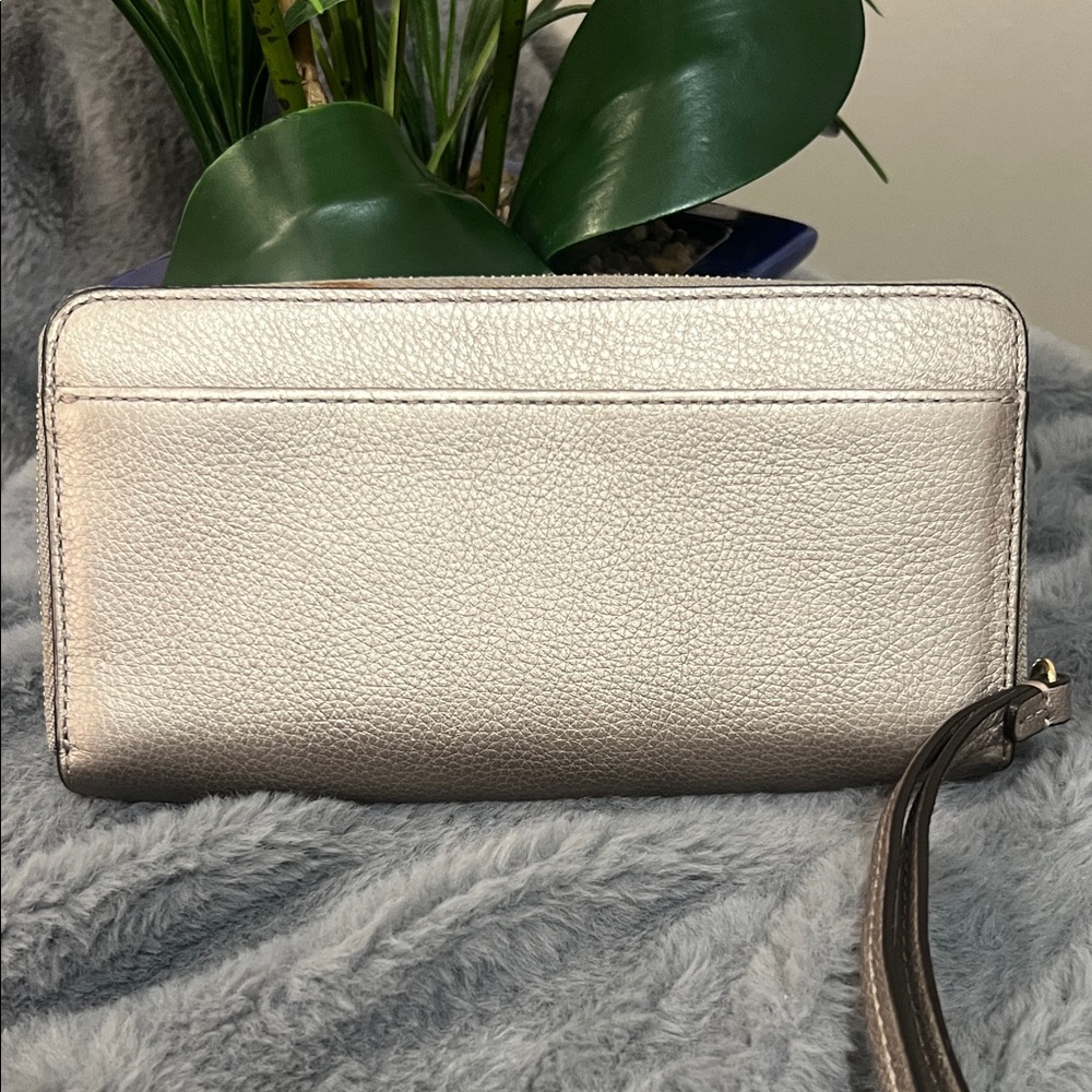 Coach Metallic Pewter Leather Wristlet Clutch - Picture 4 of 10